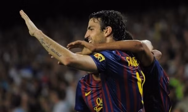 Fabregas tiếp tục "nổ", Barca dẫn Villarreal 2-0