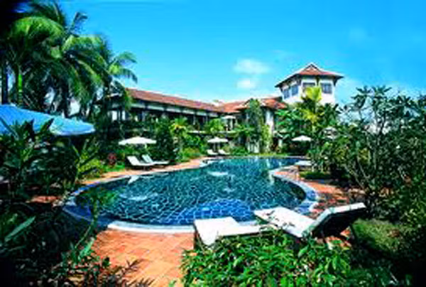 Cách phố cổ Hội An không xa, Hội An Riverside Resort & Spa - là một khu nghỉ mát đạt tiêu chuẩn quốc tế 4 sao đầu tiên tại Hội An, với diện tích rộng hơn 9,000 m2. Cách phố cổ Hội An không xa, Hội An Riverside Resort & Spa - là một khu nghỉ mát đạt tiêu chuẩn quốc tế 4 sao đầu tiên tại Hội An, với diện tích rộng hơn 9,000 m2.