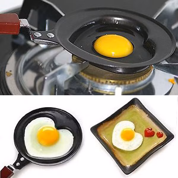 3. Chảo tình yêu Bộ sản phẩm này dùng để tráng trứng, làm bánh bột mỳ hình trái tim và ngôi sao xinh xắn. Đây là món quà rất ngộ nghĩnh dành tặng những cô nàng đảm đang, ưa thích công việc đầu bếp.