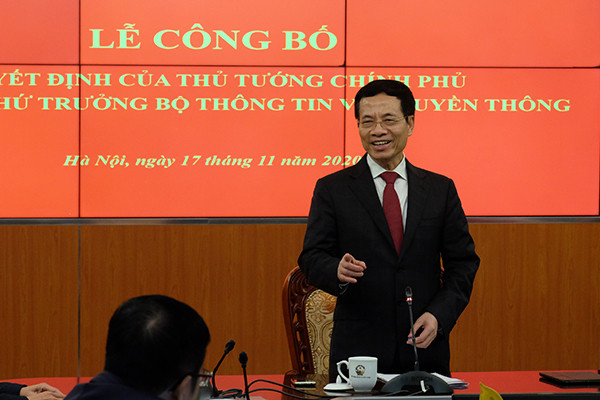 Bộ trưởng Nguyễn Mạnh Hùng: "Tân Thứ trưởng Nguyễn Huy Dũng có nhiều khát vọng cống hiến". Ảnh: Vietnamnet.vn