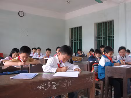 Vinh danh nhà giáo: Quá ít chỗ cho giáo viên phổ thông ảnh 2 Tâm sự xúc động: Những giáo viên chật vật