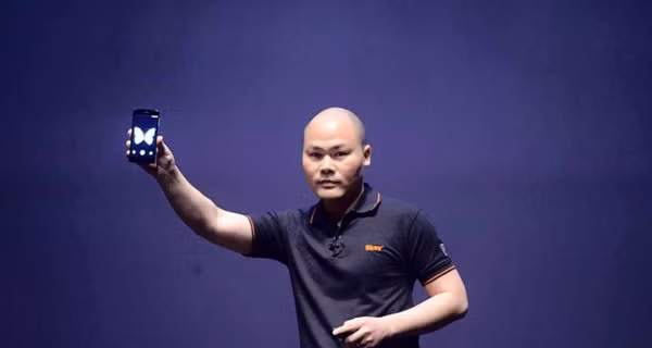CEO của BKAV Nguyễn Tử Quảng trong buổi lễ ra mắt sản phẩm Bphone 1 năm 2015. (Ảnh: I.T)