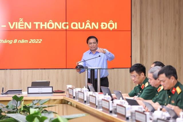 Thủ tướng phát biểu tại buổi làm việc với Tập đoàn Công nghiệp-Viễn thông Quân đội - Ảnh: VGP/Nhật Bắc