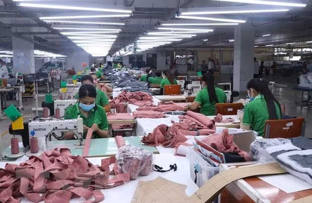 Gói hỗ trợ của Chính phủ đã góp phần hỗ trợ doanh nghiệp vượt qua khó khăn, khôi phục sản xuất. (Ảnh: TTXVN) Gói hỗ trợ của Chính phủ đã góp phần hỗ trợ doanh nghiệp vượt qua khó khăn, khôi phục sản xuất. (Ảnh: TTXVN)