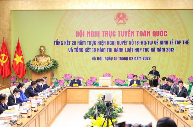 Thủ tướng chủ trì Hội nghị trực tuyến toàn quốc về kinh tế tập thể, hợp tác xã. Ảnh: VGP/Nhật Bắc