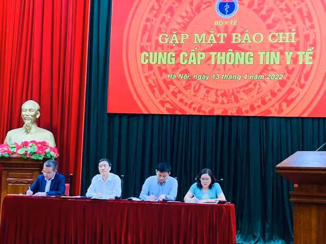 Buổi gặp mặt báo chí cung cấp thông tin do Bộ Y tế tổ chức ngày 13/4. Ảnh trên Baochinhphu.vn