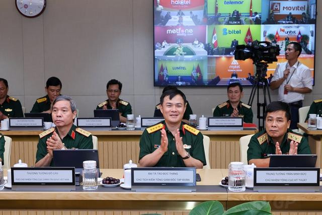 Các đại biểu tham dự cuộc làm việc - Ảnh: VGP/Nhật Bắc