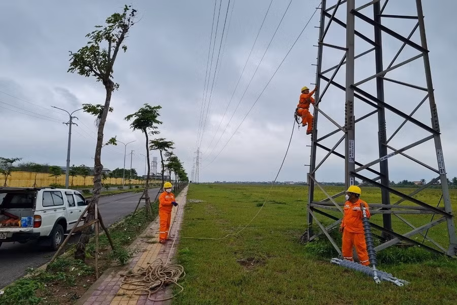 Duy tu sửa chữa lưới điện 110kV để đảm bảo cấp điện an toàn Duy tu sửa chữa lưới điện 110kV để đảm bảo cấp điện an toàn