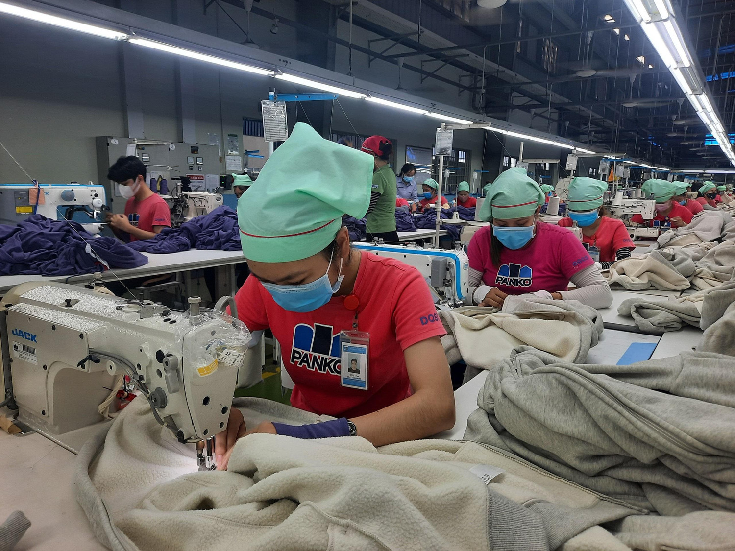 Bảo hiểm xã hội Việt Nam triển khai hiệu quả các chính sách hỗ trợ người lao động và doanh nghiệp gặp khó khăn do dịch Covid-19 Bảo hiểm xã hội Việt Nam triển khai hiệu quả các chính sách hỗ trợ người lao động và doanh nghiệp gặp khó khăn do dịch Covid-19