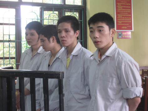 Các phạm nhân trốn tù.