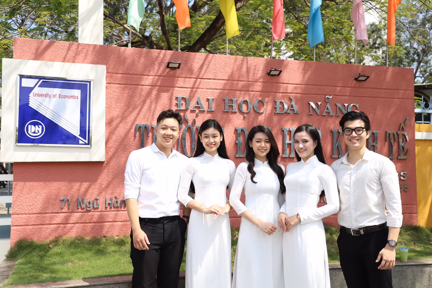 Sinh viên Trường Đại học Kinh tế - Đại học Đà Nẵng. Ảnh: DUE