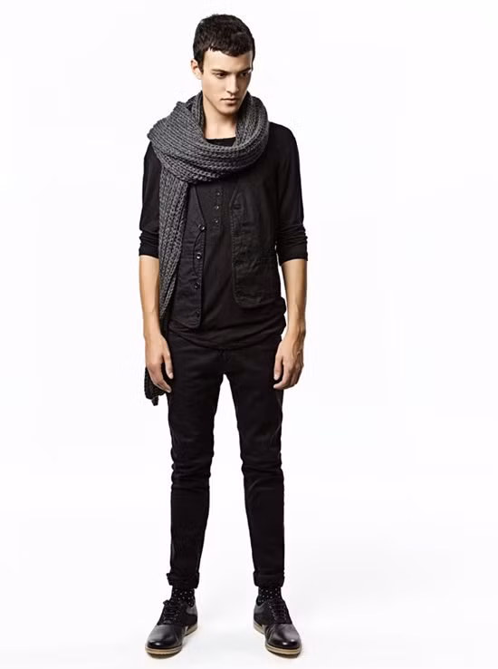 BST lấy chất liệu denim làm chủ đạo để tạo nên sự trẻ trung, khỏe khoắn và nam tính, các thiết kế đều rất năng động như basket ball jacket hot nhất mùa đông, jacket da bóng, jacket jean khỏe khoắn, cardigan len dày, sơ mi denim... mix cùng quần jeans hip hop hoặc mài rách bụi bặm. BST lấy chất liệu denim làm chủ đạo để tạo nên sự trẻ trung, khỏe khoắn và nam tính, các thiết kế đều rất năng động như basket ball jacket hot nhất mùa đông, jacket da bóng, jacket jean khỏe khoắn, cardigan len dày, sơ mi denim... mix cùng quần jeans hip hop hoặc mài rách bụi bặm.