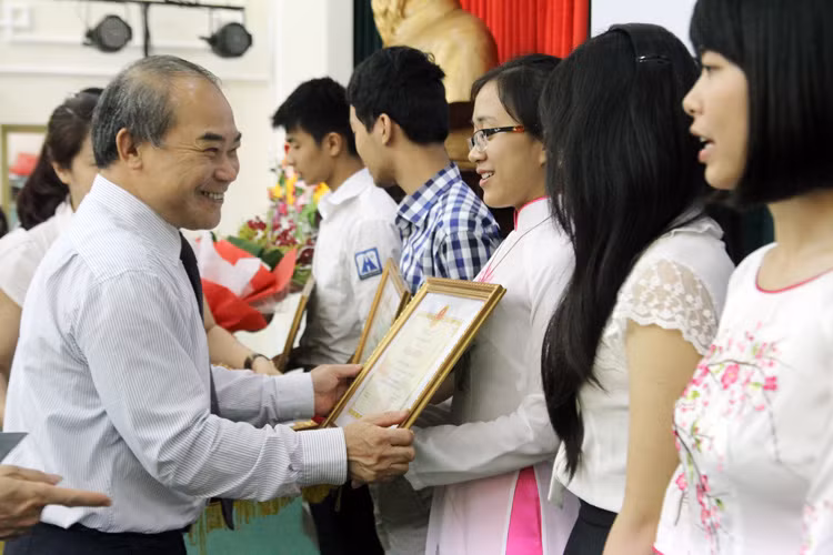 Muốn được giải cao, phải coi ngoại ngữ như tiếng mẹ đẻ ảnh 1 Muốn được giải cao, phải coi ngoại ngữ như tiếng mẹ đẻ ảnh 1