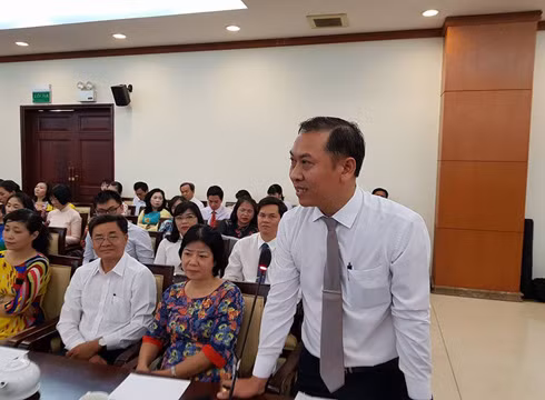 Thạc sĩ Phan Văn Quang - Phó Trưởng phòng Giáo dục và Đào tạo quận Tân Bình nêu ý kiến (Ảnh: P.L) Thạc sĩ Phan Văn Quang - Phó Trưởng phòng Giáo dục và Đào tạo quận Tân Bình nêu ý kiến (Ảnh: P.L)