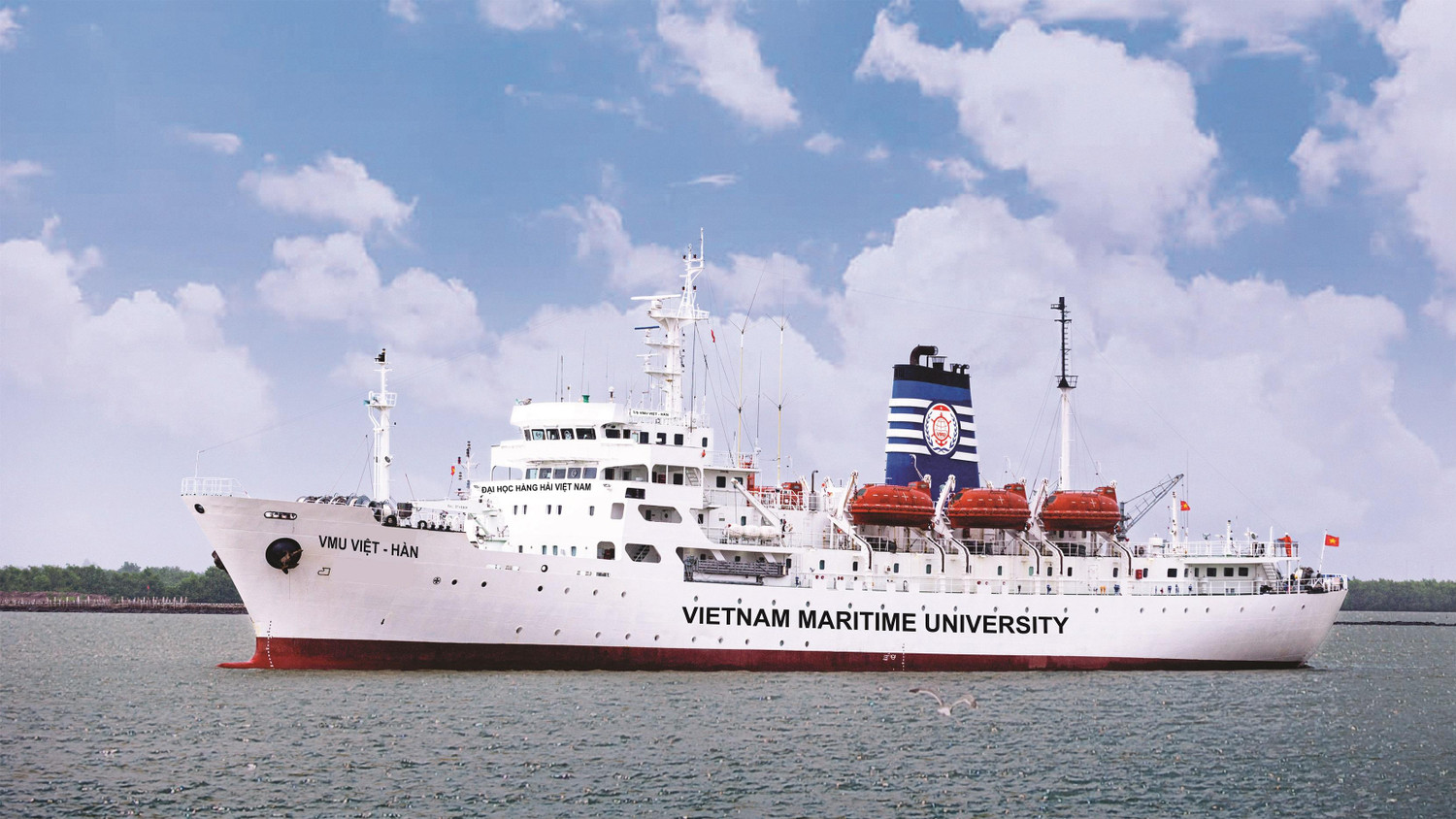Tàu huấn luyện VMU Việt - Hàn (Ảnh: Nhà trường cung cấp) Tàu huấn luyện VMU Việt - Hàn (Ảnh: Nhà trường cung cấp)