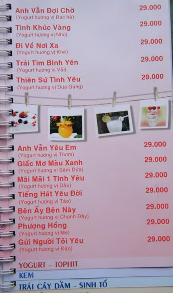Nhìn vào thực đơn bạn sẽ không khỏi ngạc nhiên khi mang tên: Đi về nơi xa, Kiếp ve sầu, Chim trắng mồ côi…