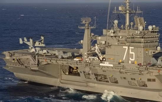 Ngày 23/7/2012, tàu sân bay USS Harry S Truman của Hải quân Mỹ kiểm tra hạ cánh máy bay cánh xoay MV-22 Osprey sau khi hoàn thành đại tu.