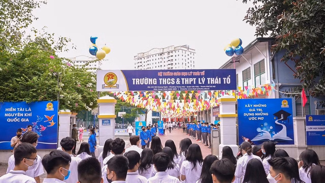 Thầy, trò Hệ thống giáo dục Lý Thái Tổ tưng bừng đón chào năm học mới