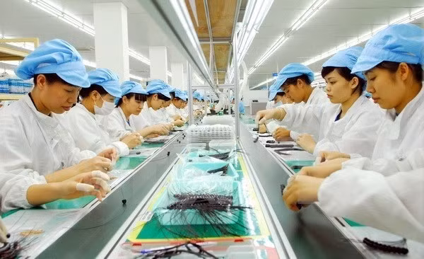 Vì sao thu nhập thực tế của người dân tăng chưa đáng kể? ảnh 1