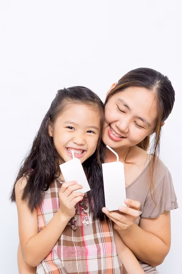 Protein, canxi và các vitamin quan trọng trong sữa tươi sẽ giúp cả nhà sẵn sàng cho mọi hoạt động.