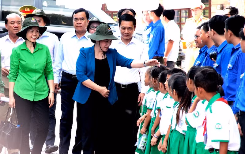 Buổi lễ có sự tham gia của bà Nguyễn Thị Kim Ngân - Ủy viên Bộ Chính trị, Chủ tịch Quốc hội nước Cộng hoà xã hội chủ nghĩa Việt Nam.