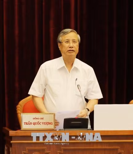 Đồng chí Trần Quốc Vượng, Ủy viên Bộ Chính trị, Thường trực Ban Bí thư điều hành phiên thảo luận về Đề án cải cách chính sách bảo hiểm xã hội. Ảnh: Phương Hoa/TTXVN Đồng chí Trần Quốc Vượng, Ủy viên Bộ Chính trị, Thường trực Ban Bí thư điều hành phiên thảo luận về Đề án cải cách chính sách bảo hiểm xã hội. Ảnh: Phương Hoa/TTXVN