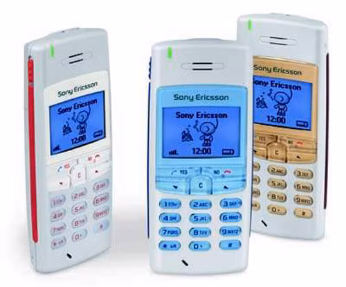 Sony Ericsson T100 (2002): Bên cạnh T68i, Sony Ericsson vẫn tập trung vào các dòng điện thoại công nghệ thấp, nhưng vẫn giữ thiết kế riêng biệt và tô đậm những cái mới của hãng. Sản phẩm T100 ra đời, trở nên bắt mắt với màn hình màu xanh bất thường. Sony Ericsson T100 (2002): Bên cạnh T68i, Sony Ericsson vẫn tập trung vào các dòng điện thoại công nghệ thấp, nhưng vẫn giữ thiết kế riêng biệt và tô đậm những cái mới của hãng. Sản phẩm T100 ra đời, trở nên bắt mắt với màn hình màu xanh bất thường.