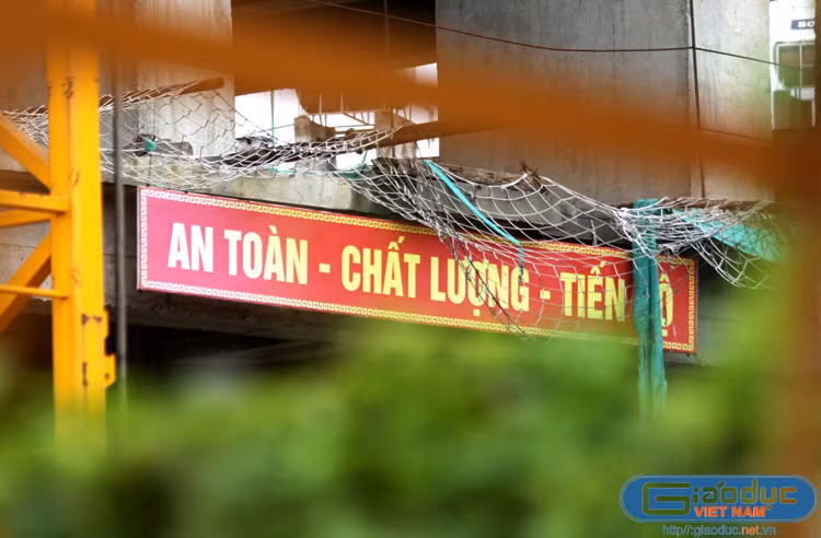 Khách hàng đang mỏi mắt đợi Sông Đà Thăng Long bàn giao nhà theo đúng hợp đồng nhưng công trình thì vẫn.... đắp chiếu. Khách hàng đang mỏi mắt đợi Sông Đà Thăng Long bàn giao nhà theo đúng hợp đồng nhưng công trình thì vẫn.... đắp chiếu.