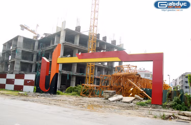 Khu đô thị mới Văn Khê mở rộng (Usilk-City) có quy mô 9,2ha, là một trong những dự án nằm trong chuỗi các đô thị thuộc dự án đô thị phía Bắc TPHà Đông do Công ty Cổ phần Sông Đà - Thăng Long làm chủ đầu tư. Usilk-City giúp khớp nối hạ tầng giữa các khu đô thị, hình thành một quần thể đô thị đồng bộ và hiện đại. Khu đô thị mới Văn Khê mở rộng (Usilk-City) có quy mô 9,2ha, là một trong những dự án nằm trong chuỗi các đô thị thuộc dự án đô thị phía Bắc TPHà Đông do Công ty Cổ phần Sông Đà - Thăng Long làm chủ đầu tư. Usilk-City giúp khớp nối hạ tầng giữa các khu đô thị, hình thành một quần thể đô thị đồng bộ và hiện đại.