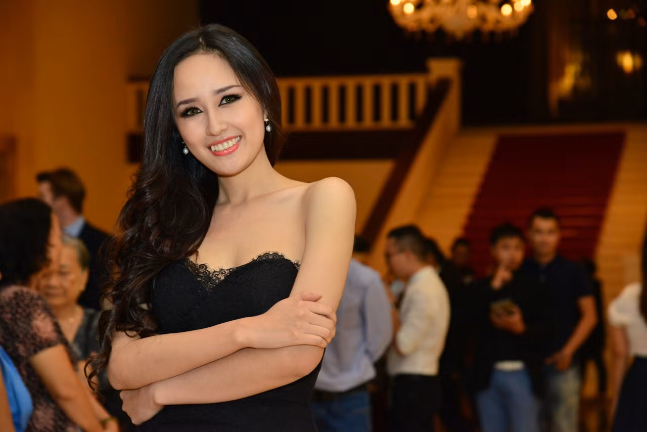 So với thời mới đăng quang, nhan sắc của Mai Phương Thúy hiện nay đạt độ "chín mùi" hơn. So với thời mới đăng quang, nhan sắc của Mai Phương Thúy hiện nay đạt độ "chín mùi" hơn.