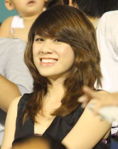 Dàn hot girl chân dài quyến rũ và cuồng nhiệt trên các khán đài của sân Thống Nhất để cỗ vũ cho Sài Gòn FC