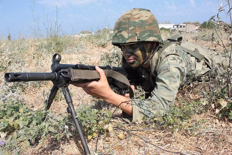 Quân đội Hellenic tập trận Pirpolitis B trên đảo Chios.