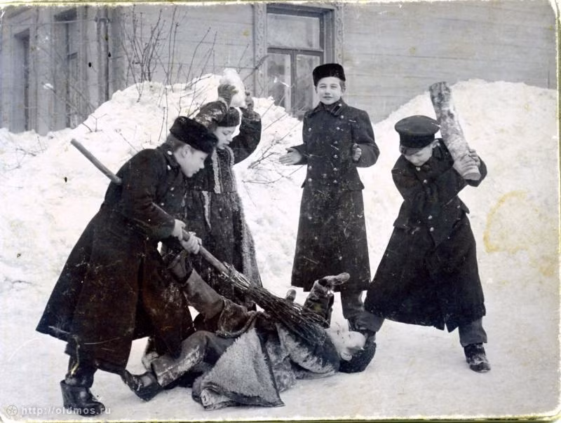 Trẻ em Moscow đánh lộn năm 1912 Trẻ em Moscow đánh lộn năm 1912