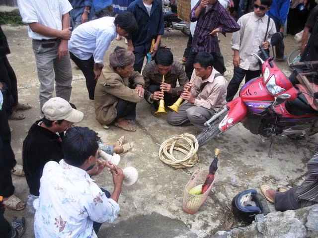 Thổi kèn gọi bạn rượu