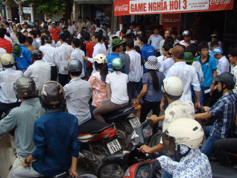 Sự đông đúc mỗi lúc một tăng Xem đáp án ĐH Khối A, môn Vật lí - Xem đáp án ĐH Khối A, môn Toán - Xem đáp án DH Khối A, môn Hóa Sự đông đúc mỗi lúc một tăng Xem đáp án ĐH Khối A, môn Vật lí - Xem đáp án ĐH Khối A, môn Toán - Xem đáp án DH Khối A, môn Hóa