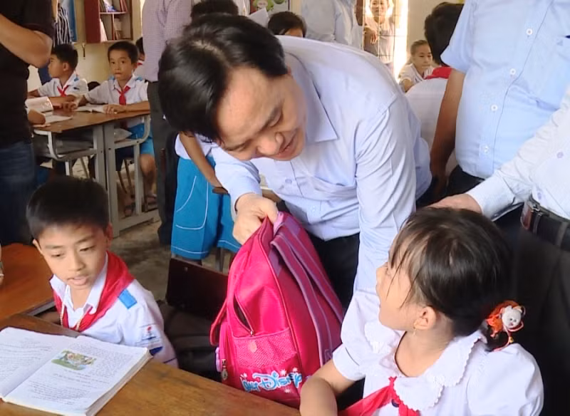 Tết xong, nhìn lớp vắng trò, thầy rơi nước mắt ảnh 2