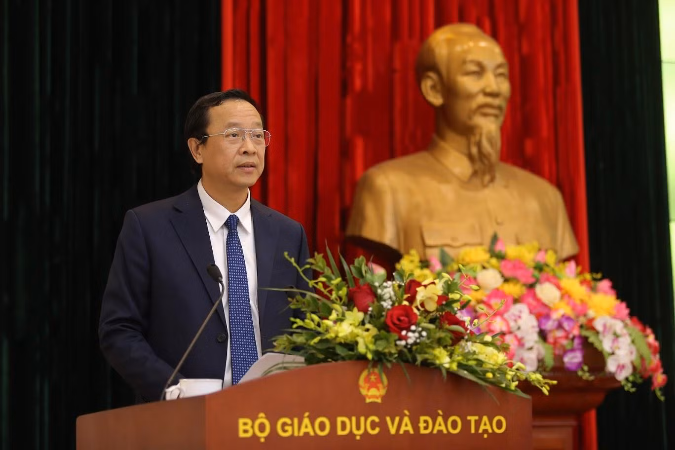 Thứ trưởng Bộ Giáo dục và Đào tạo Phạm Ngọc Thưởng. Thứ trưởng Bộ Giáo dục và Đào tạo Phạm Ngọc Thưởng.