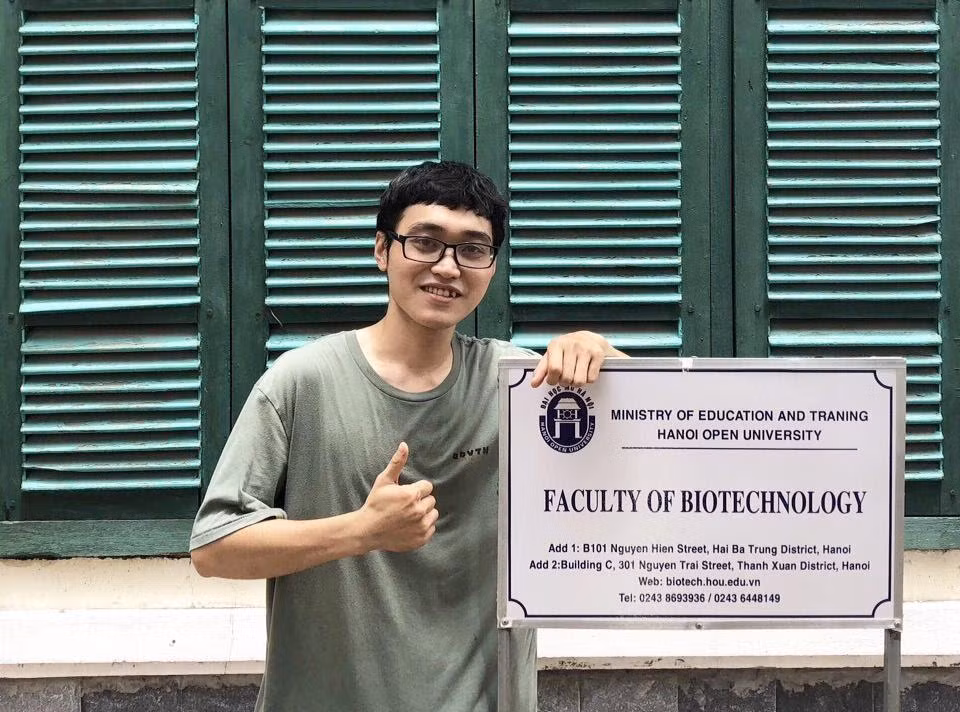 Dưới sự hướng dẫn của thầy cô Khoa Công nghệ Sinh học, Trường Đại học Mở Hà Nội, Thành Trung đã đạt giải nhì nghiên cứu khoa học cấp trường. Dưới sự hướng dẫn của thầy cô Khoa Công nghệ Sinh học, Trường Đại học Mở Hà Nội, Thành Trung đã đạt giải nhì nghiên cứu khoa học cấp trường.