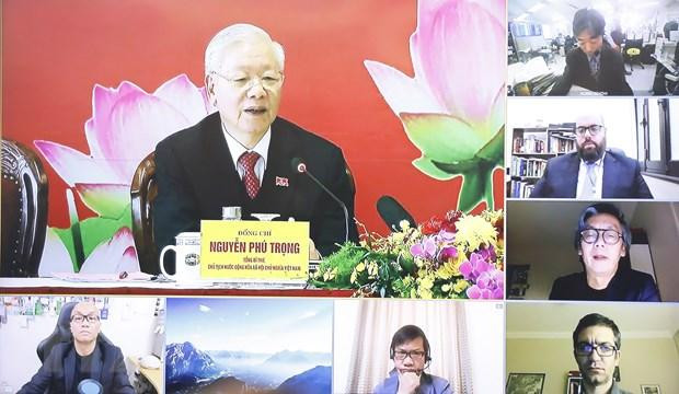 Tổng Bí thư, Chủ tịch nước Nguyễn Phú Trọng trả lời các câu hỏi của phóng viên cơ quan thông tấn, báo chí trong nước và quốc tế, được tiến hành trực tiếp và trực tuyến. (Ảnh: TTXVN) 'Cuoc dau tranh chong tham nhung con lau dai, gian kho, quyet liet' hinh anh 1