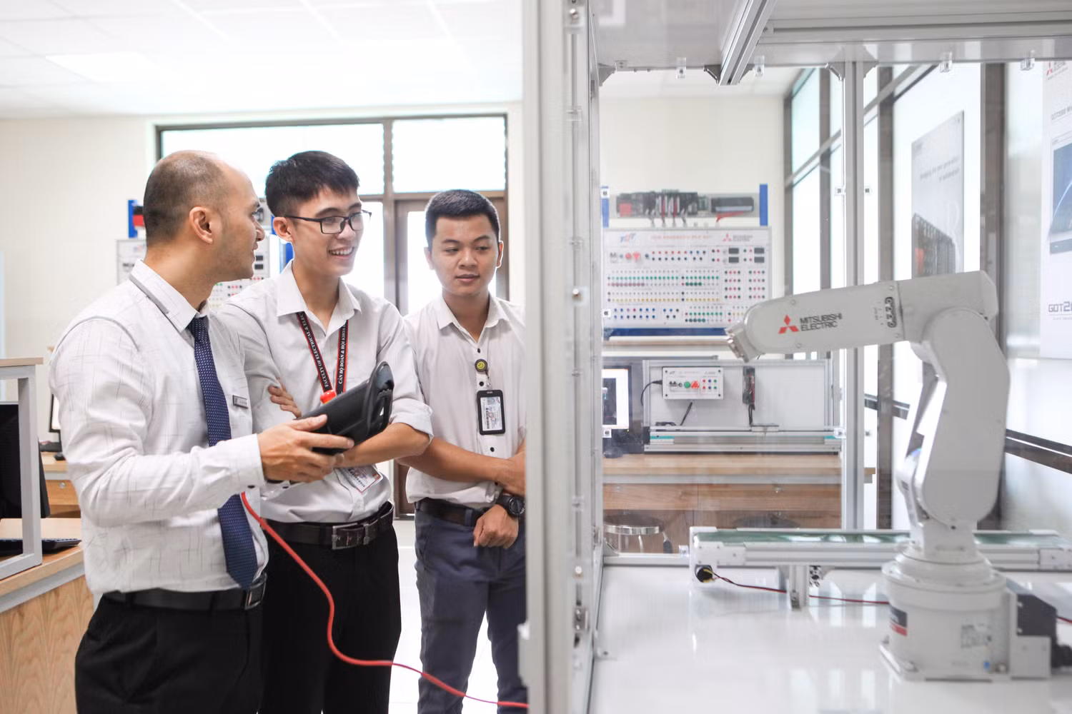Trường Đại học Tôn Đức Thắng là một trong 23 cơ sở giáo dục đại học thực hiện tự chủ theo Nghị quyết 77. Trường Đại học Tôn Đức Thắng là một trong 23 cơ sở giáo dục đại học thực hiện tự chủ theo Nghị quyết 77.
