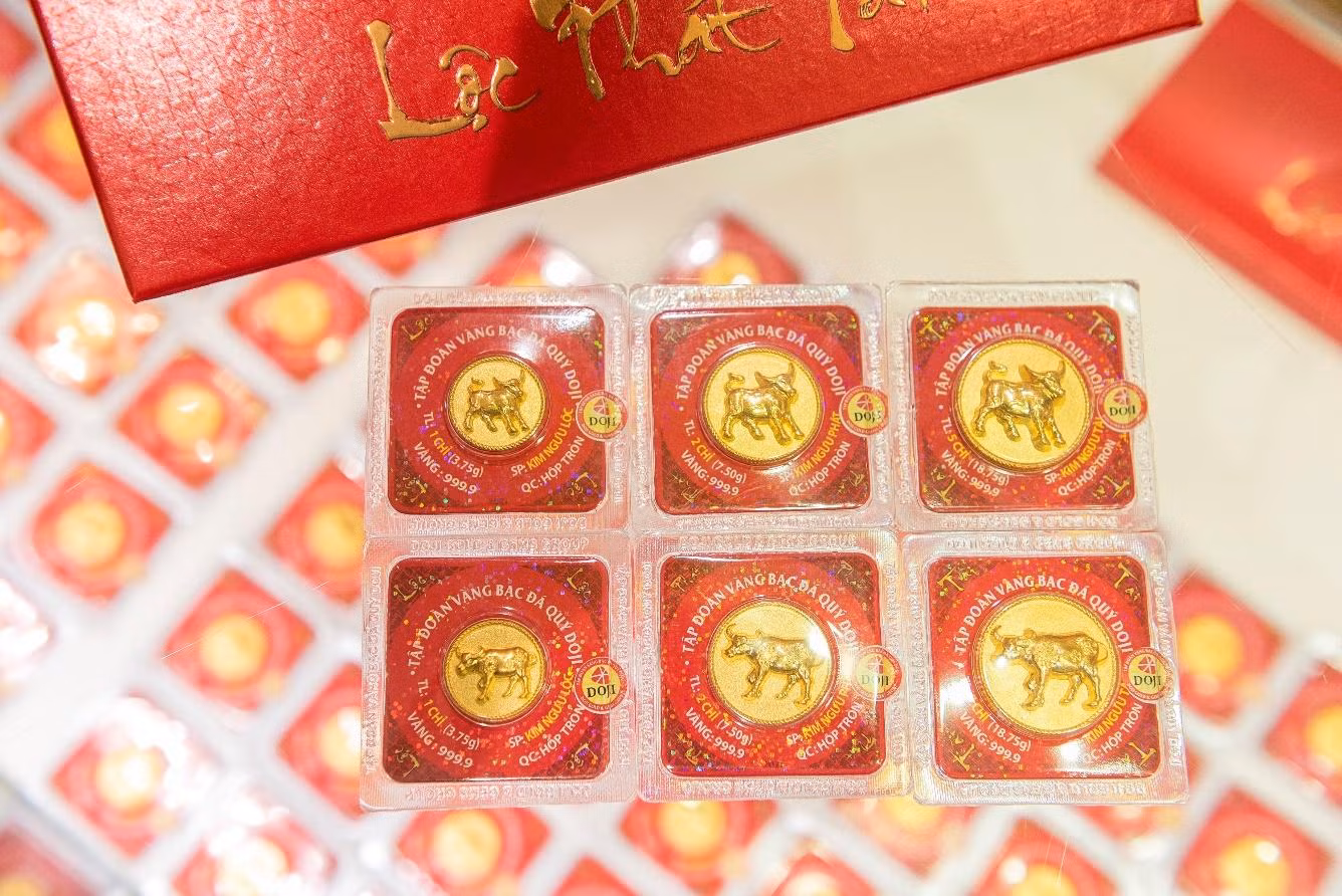 Trong dịp Vía thần tài, các mặt hàng Vàng ép Vỉ Kim Ngưu – Linh vật của năm được ưa chuộng Trong dịp Vía thần tài, các mặt hàng Vàng ép Vỉ Kim Ngưu – Linh vật của năm được ưa chuộng