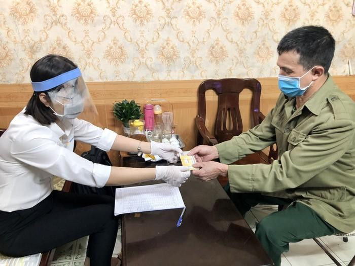 Chi trả lương hưu, trợ cấp Bảo hiểm xã hội gộp 2 tháng vào cùng một kỳ chi trả, đảm bảo an toàn phòng, chống dịch Covid-19.