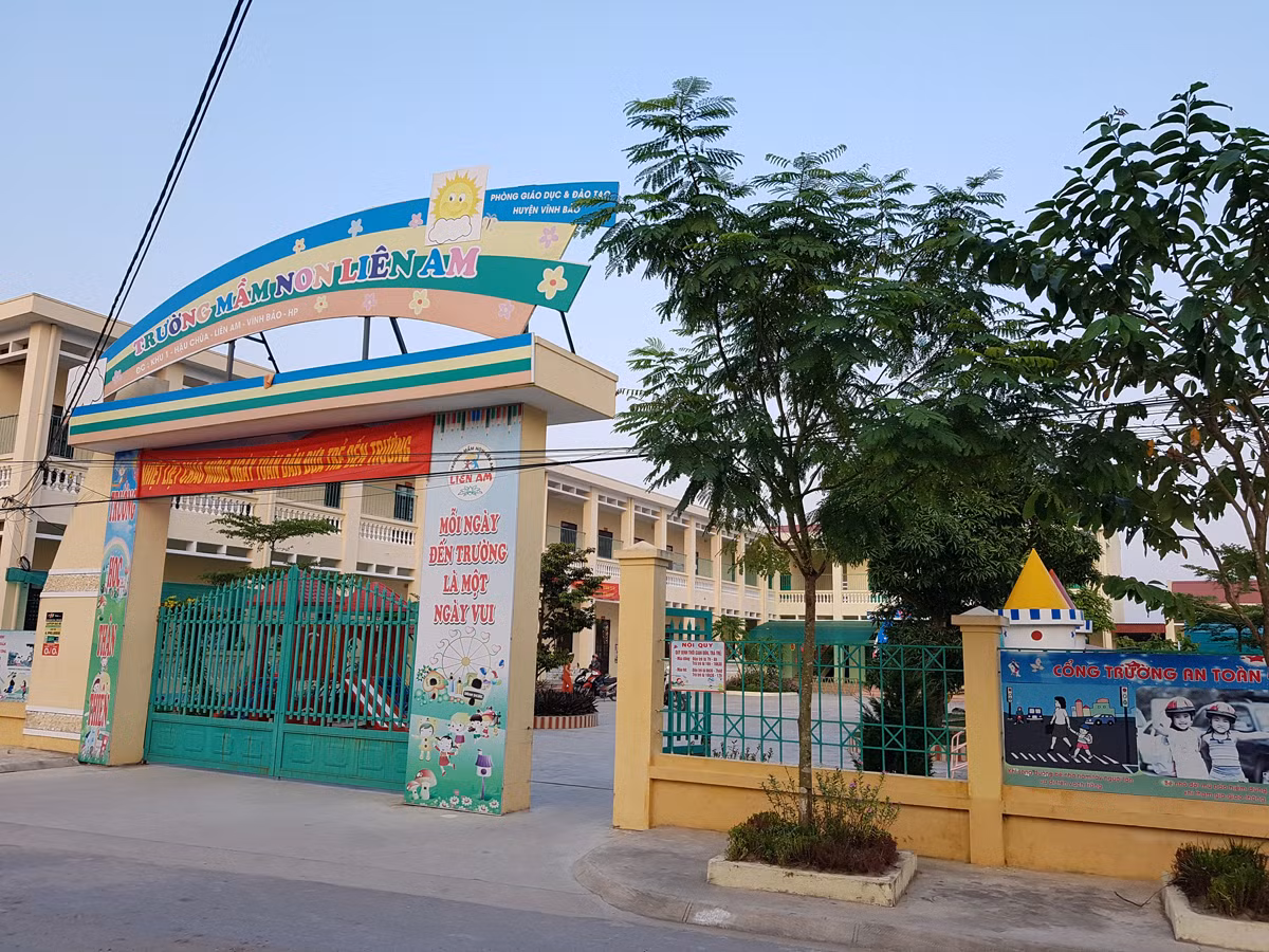 Lãnh đạo Trường mầm non Liên Am và cô Thủy nhận trách nhiệm gì khi xảy ra vụ việc? (Ảnh: Lã Tiến) Lãnh đạo Trường mầm non Liên Am và cô Thủy nhận trách nhiệm gì khi xảy ra vụ việc? (Ảnh: Lã Tiến)
