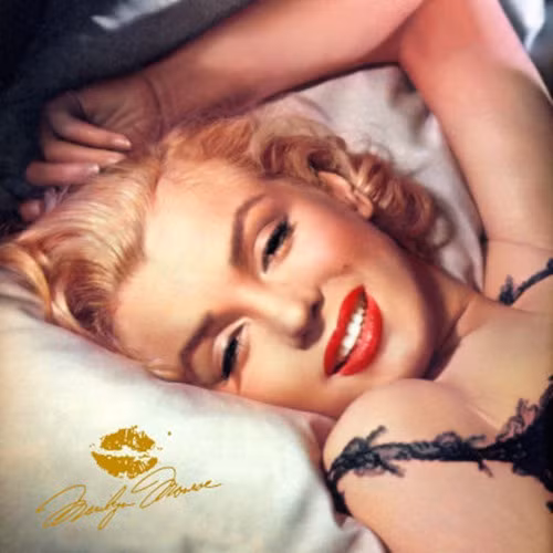 Cuộc tình bí mật với tổng thống J.F.Kennedy và những mối tình thất bại khác khiến Marilyn chìm sâu trong nghiện ngập và thuốc phiện. Cuối cùng, cô ra đi trong nỗi cô đơn với kết luận từ phía cảnh sát là ‘chết do uống thuốc an thần quá liều’. Xem thêm: "Mỹ nữ Trời ban": Vẻ đẹp khiến 8 người đàn ông "rẽ ngang cuộc đời"... Cuộc tình bí mật với tổng thống J.F.Kennedy và những mối tình thất bại khác khiến Marilyn chìm sâu trong nghiện ngập và thuốc phiện. Cuối cùng, cô ra đi trong nỗi cô đơn với kết luận từ phía cảnh sát là ‘chết do uống thuốc an thần quá liều’. Xem thêm: "Mỹ nữ Trời ban": Vẻ đẹp khiến 8 người đàn ông "rẽ ngang cuộc đời"...