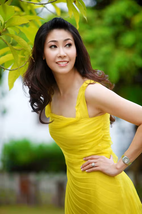 Rất nhiều đàn em phải học hỏi cô về bí quyết giữ gìn vóc dáng sexy.