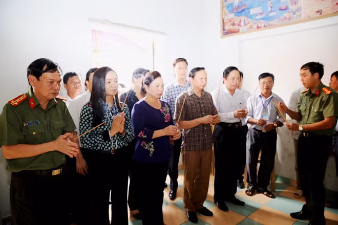 Phu nhân Chủ tịch nước đưa bạn bè quốc tế về thăm quê hương ảnh 2