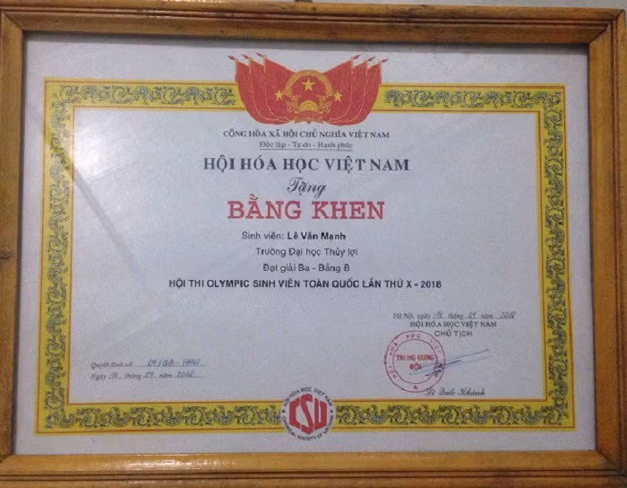 Bằng khen Mạnh được nhận giải 3 tại cuộc thi Olympic hóa học toàn quốc. (Nguồn ảnh: Nhân vật cung cấp)