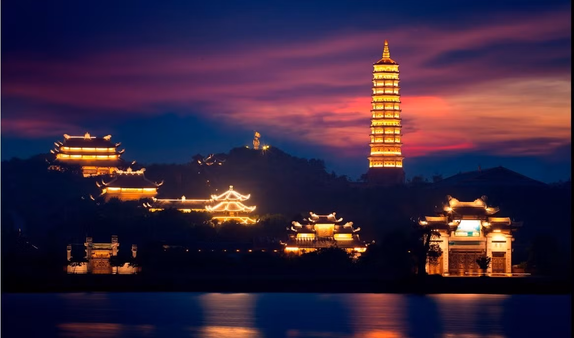 Chùa Bái Đính mỗi năm trả gần 10 tỷ đồng tiền điện. (Ảnh:AKA)