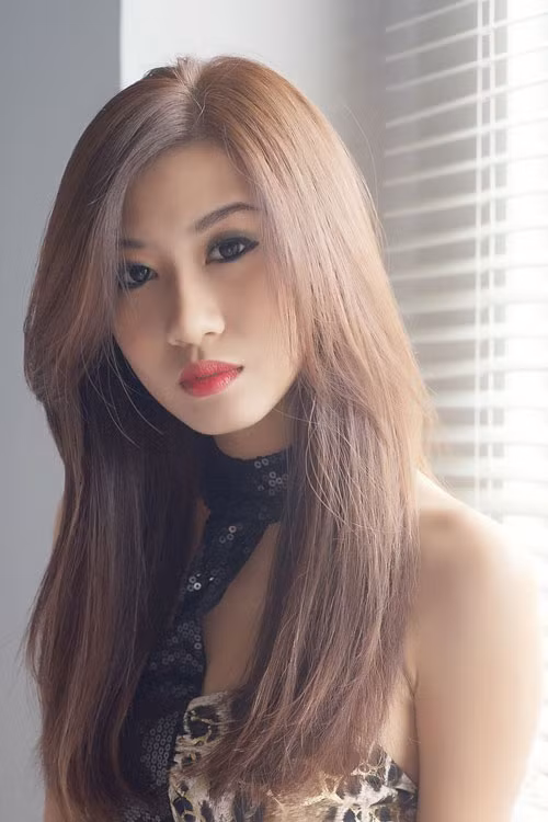 Hoa hậu Malaysia – Yvonne Lee, 23 tuổi, cao 1.70m, là người mẫu chuyên nghiệp từng đoạt giải Miss Veet 2008 và Hoa hậu Du lịch Malaysia 2009. Hoa hậu Malaysia – Yvonne Lee, 23 tuổi, cao 1.70m, là người mẫu chuyên nghiệp từng đoạt giải Miss Veet 2008 và Hoa hậu Du lịch Malaysia 2009.