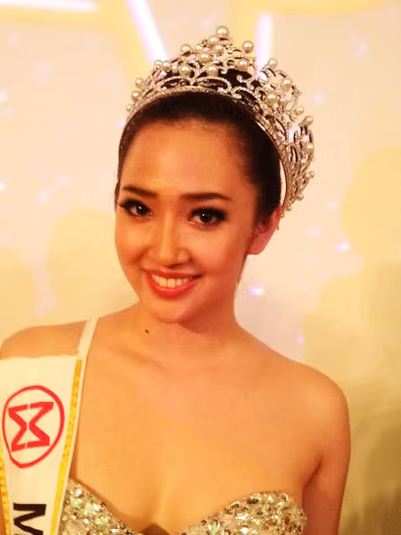 Hoa hậu Singapore – Karisa Sukamto, 19 tuổi, cao 1.60m. Hoa hậu Singapore – Karisa Sukamto, 19 tuổi, cao 1.60m.